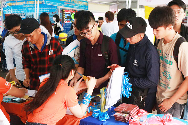 FPT-Aptech-Noi-khoi-dau-va-nuoi-duong-dam-me-thanh-cong