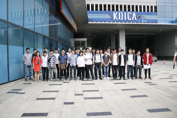 FPT-APTECH-trai-nghiem-phong-van-thu-nhan-viec-that-tai-fpt-is