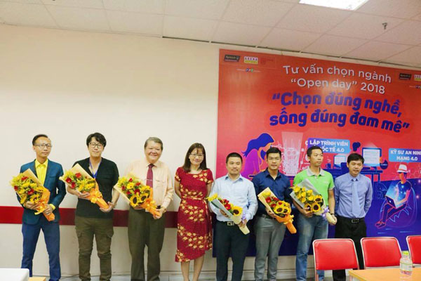 FPT-APTECH-khai-sang-dam-me-san-co-hoi-nghe-nghiep-tuong-lai-cung-ngay-hoi-tu-van-huong-nghiep-open-day-2018