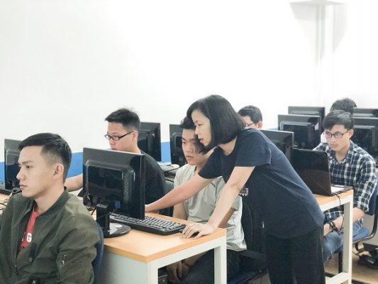 FPT-Aptech-trai-nghiem-lop-hoc-thiet-ke-website-hien-dai