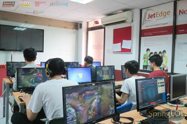 FPT-APTECH-ban-ket-lol-spring-game-2018