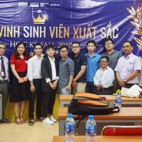 Lễ tôn vinh sinh viên xuất sắc học kì Fall 2018