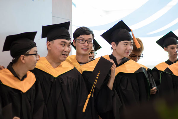 FPT-APTECH-tan-khoa-lap-trinh-vien-quoc-te-trong-le-tot-nghiep-2018