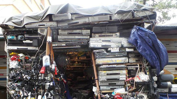 FPT-APTECH-15-thiet-bi-thuong-hieu-cong-nghe-da-bi-khai-tu-trong-nam-2016