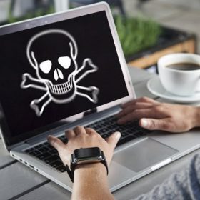 Lĩnh án 10 năm tù vì dùng “USB sát thủ” phá hoại 66 máy tính nhà trường