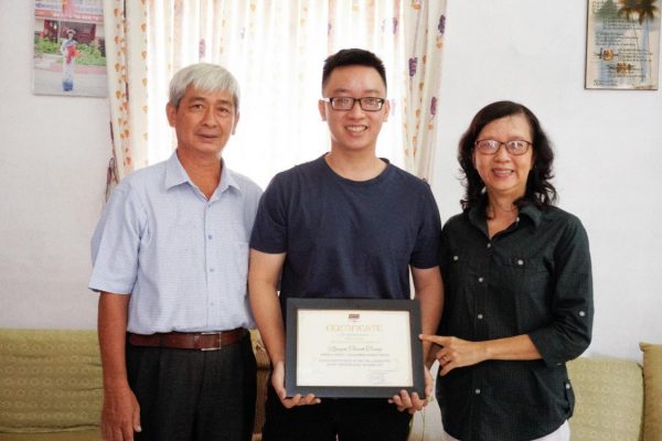 FPT-APTECH-cau-chuyen-ve-chang-trai-ngoai-thuong-dam-me-cong-nghe-tro-thanh-sinh-vien-xuat-sac