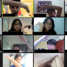 Học sinh THPT dạy các em lớp dưới lập trình game