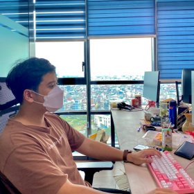 CODE STORY #11: Chàng trai học lập trình vì “ngầu” sở hữu mức lương mơ ước tuổi 22