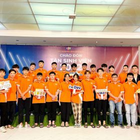 26 thành viên siêu cá tính hội tụ trong tập thể lớp T2209A1