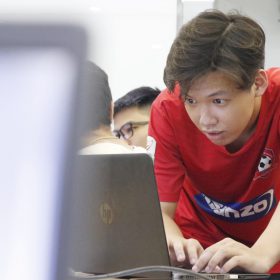 CODE STORY #13: Hoàng Đắc Phương – GenZ làm Lập trình thu nhập 8 chữ số khi chưa tốt nghiệp