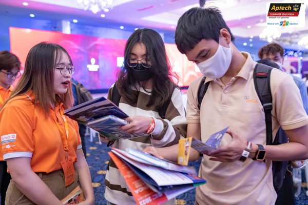 FPT Aptech tại VietNam Web Summit 2022