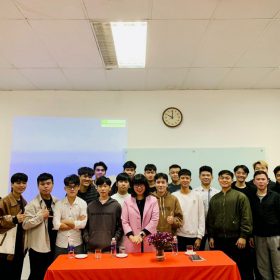 Chặng đường đầu tiên nhà T2208M chính thức hoàn thành với lễ bảo vệ đồ án kỳ 1