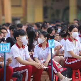 Chọn ngành chọn trường, cha mẹ cần ngồi lại với con cái