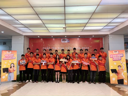 Các bạn tân sinh viên FPT Aptech