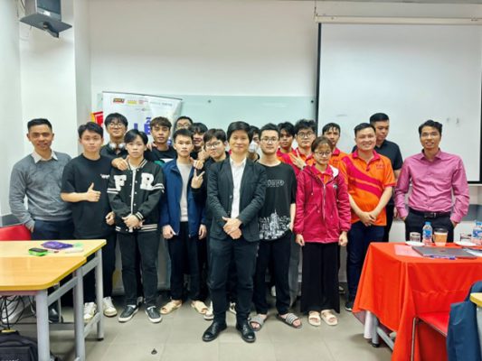 Tập thể lớp T2307M