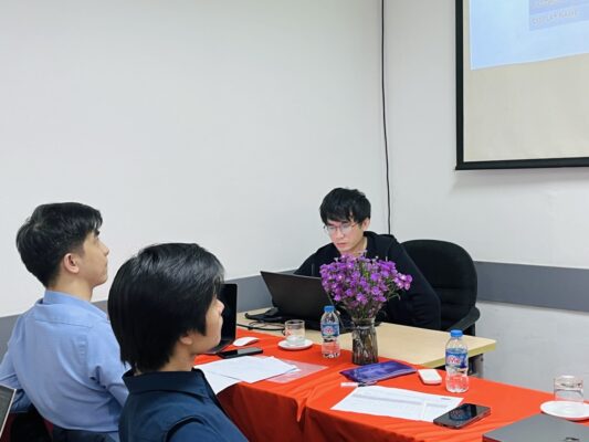 Trưởng nhóm Văn Quý