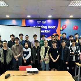 Nói nhỏ Nói to | Khám phá Docker “Chìa khóa vàng cho sự nghiệp” thu hút được sự quan tâm đặc biệt của sinh viên FPT Aptech