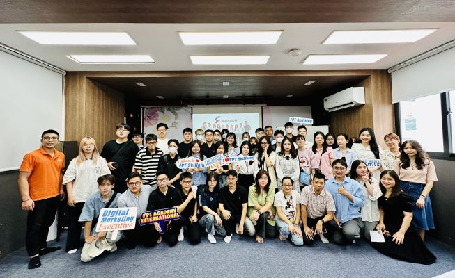 Tập thể các bạn sinh viên FPT Skillking cùng các anh chị tại SEONGON
