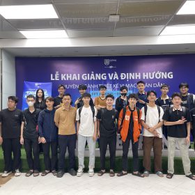 Buổi bảo vệ đồ án kì II thành công của tập thể lớp T2307A