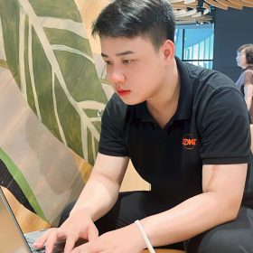 CODE STORY #40: Đi ngược “đám đông”, mình chọn 3 năm 2 bằng 1 công việc