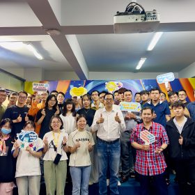 Khai giảng 2025 – Tân sinh viên FPT Aptech khám phá AI trong ngày đầu tiên