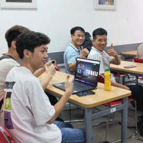 Student teaching: Lớp học “không giảng viên” tại FPT Aptech