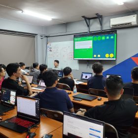 Giờ học kiến tạo với chủ đề CSS3 tại FPT Aptech: Khi sinh viên “học bằng cách chơi”