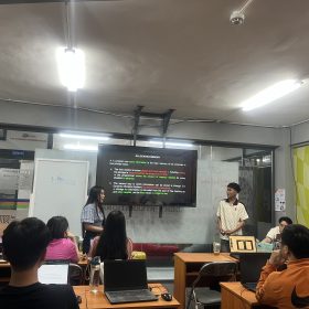 Tân sinh viên FPT Aptech lớp T3.2503.E1 hào hứng với buổi học kiến tạo xã hội đầu tiên