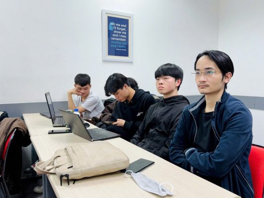 Các thành viên nhóm Social Media