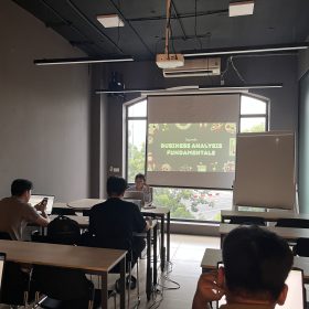 Khám phá nghề Business Analyst cùng lớp T2308A: Học lập trình nhưng không chỉ có code