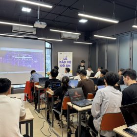 Sinh viên lớp T2308M bảo vệ đồ án tốt nghiệp kỳ 4: Biến ý tưởng thành giải pháp công nghệ