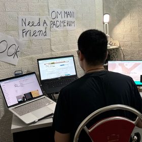 CODE STORY #56: Đưa lắng nghe thành dịch vụ – Hành trình khởi nghiệp của cựu sinh viên Vũ Đức Anh cùng “Need A Friend”