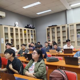 Không khí sáng tạo và thiết thực trong buổi học quản lý dự án bằng Git, GitHub của sinh viên FPT Aptech