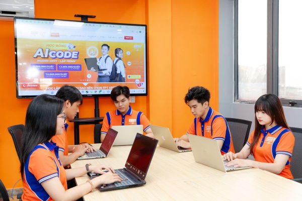 FPT Aptech tích hợp AI vào chương trình đào tạo, giúp sinh viên bắt kịp xu hướng thị trường