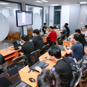 Trải nghiệm AI và lập trình cho người mới tại FPT Aptech 21 Bis Hậu Giang