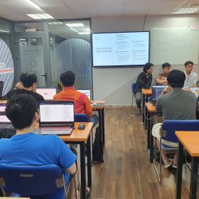 Sinh viên FPT Aptech trải nghiệm triển khai ứng dụng web ASP.NET Core trên IIS và Azure Cloud