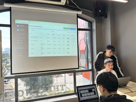 Các nhóm lớp kỳ 3 - T2408M demo giao diện Web App, từ trang Dashboard, Category Management đến Payment Management