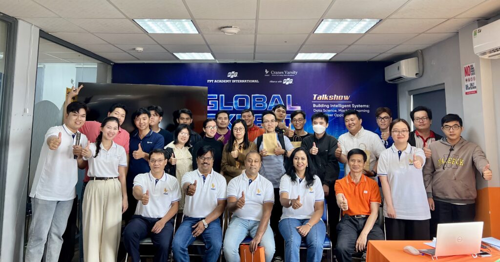 Talkshow “Building Intelligent Systems”: Khám phá cơ hội nghề nghiệp trong kỷ nguyên AI