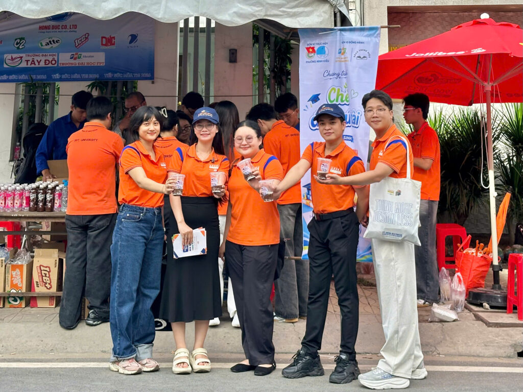 Viện Đào tạo Quốc tế FPT Cần Thơ mang đến chương trình “Chè đậu tú tài” đồng hành cùng sĩ tử 2K8 trong kỳ thi tốt nghiệp THPT 2026