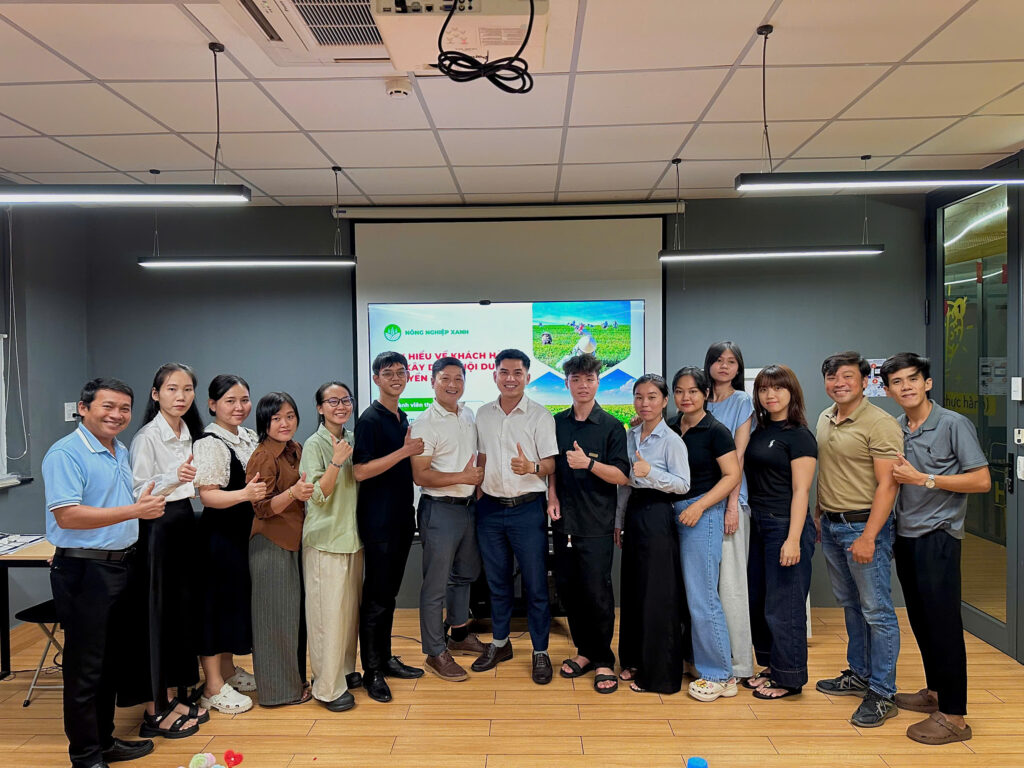 Sinh viên FPT Skillking ứng dụng ra quyết định marketing dựa trên dữ liệu của doanh nghiệp
