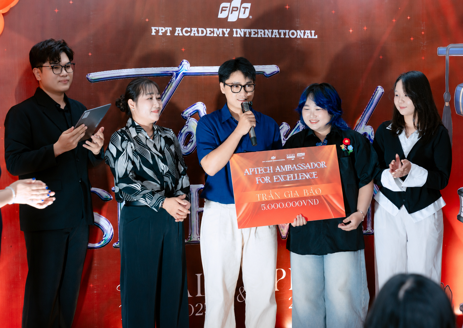 ChatGPT Image 14 42 51 21 thg 7 2026