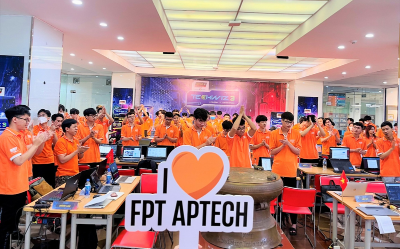 Chương trình Lập trình viên quốc tế FPT Aptech có nhiều điểm nổi bật về chương trình đào tạo, lộ trình học và phương pháp học.