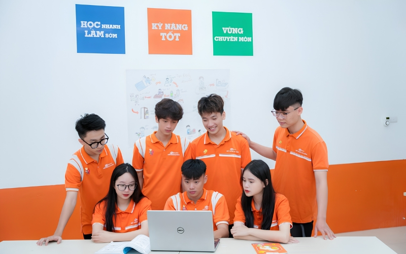 FAI hỗ trợ định hướng 1:1 và học thử giúp người học chọn đúng ngành CNTT phù hợp.