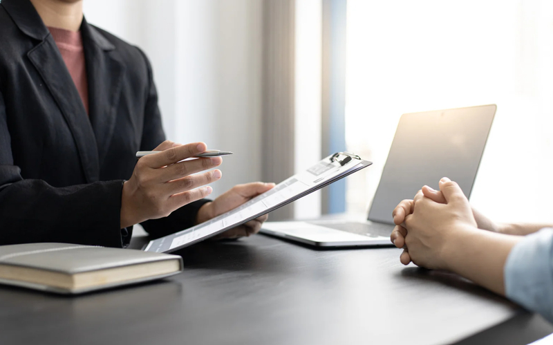 Ngành Digital Marketing là gì? Xu hướng và cơ hội nghề nghiệp 5 Sau khi học Digital Marketing, người học có thể đảm nhiệm các vị trí như chuyên viên SEO, chuyên viên Content Marketing… với nhiều mức lương hấp dẫn.