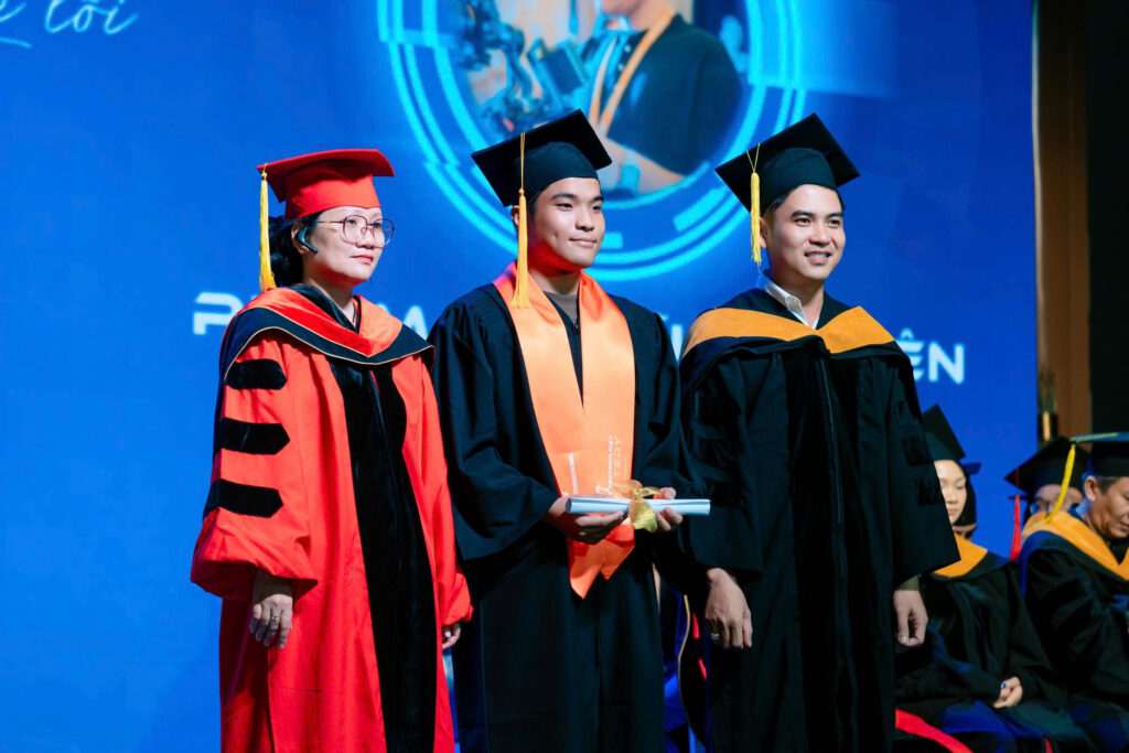 Phạm Hồ Nguyên Vũ: Kiên trì theo đuổi đam mê để trở thành chuyên viên Multimedia