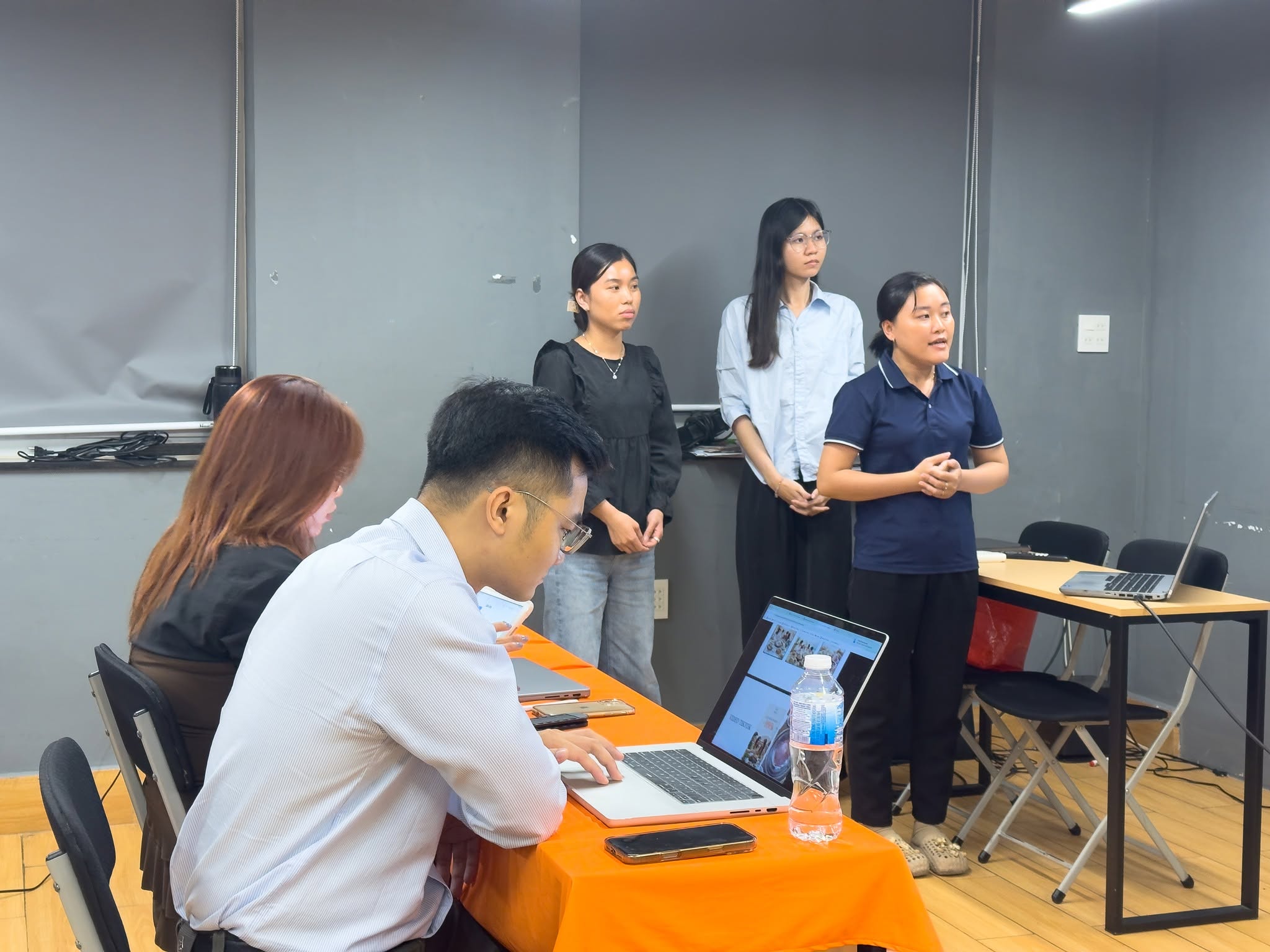 Workshop "Design Like Marketer": Sinh viên FPT tiếp cận tư duy thiết kế dưới góc nhìn Marketing 10 761531215 122129211255245638 547809785780725466 n