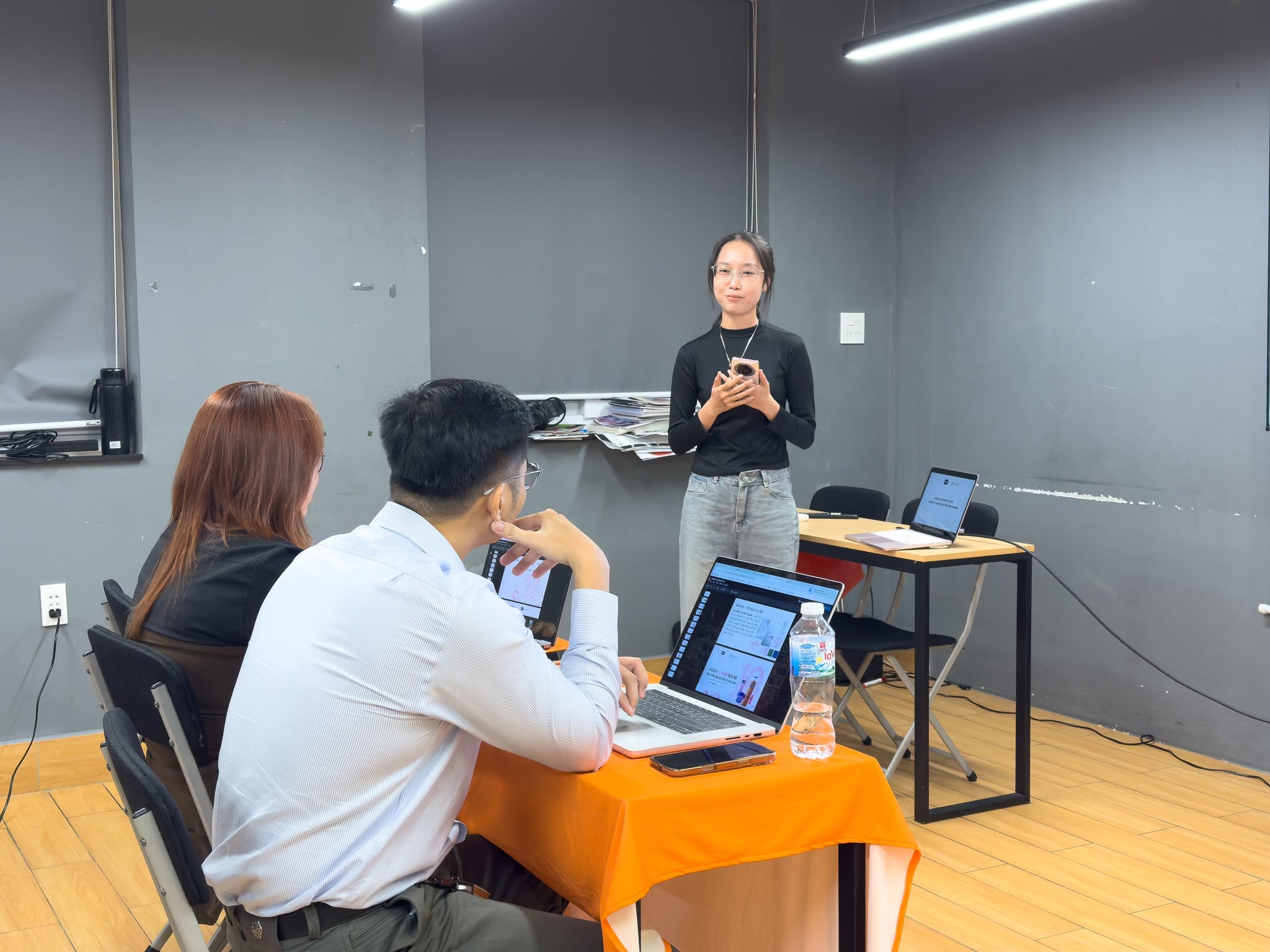 Workshop "Design Like Marketer": Sinh viên FPT tiếp cận tư duy thiết kế dưới góc nhìn Marketing 11 762553947 122129211345245638 6670123775400241619 n