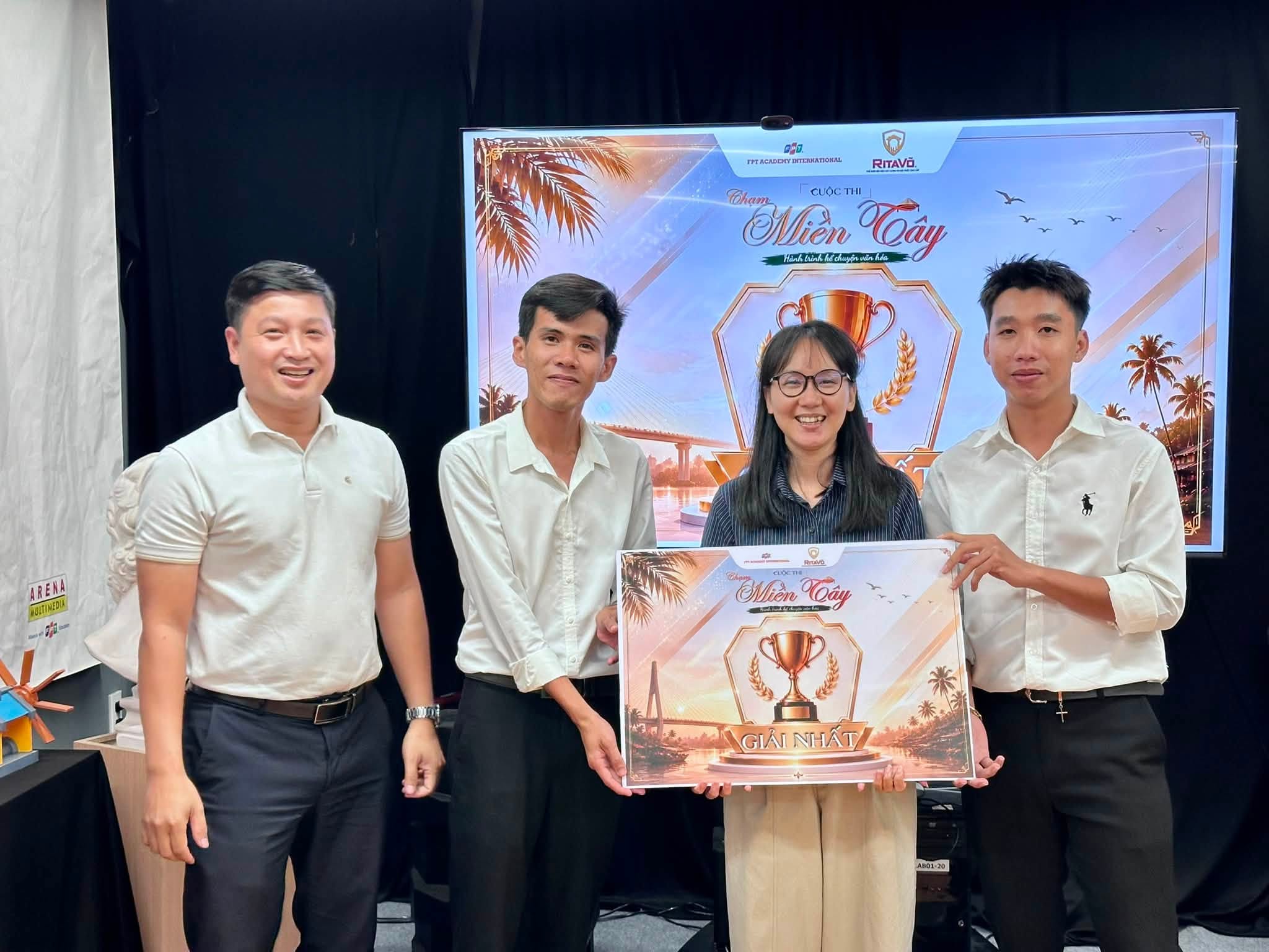 Cuộc thi "Chạm miền tây" - Hành trình kể chuyện văn hóa bằng góc nhìn thế hệ trẻ 8 764006571 122130136791245638 3311864641587803993 n