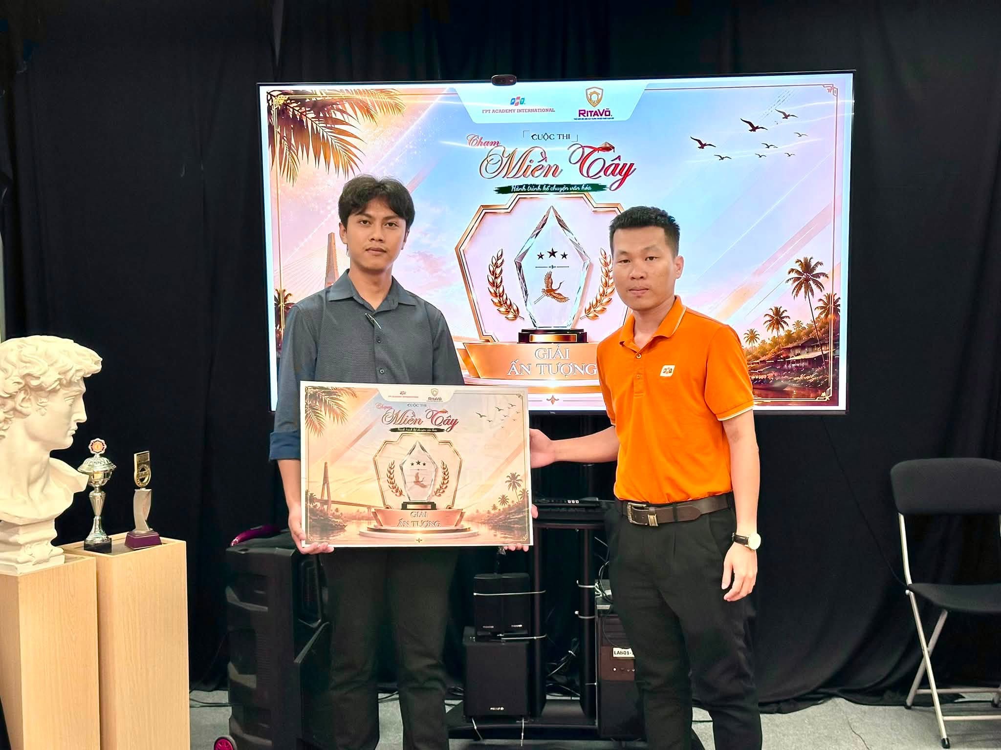 Cuộc thi "Chạm miền tây" - Hành trình kể chuyện văn hóa bằng góc nhìn thế hệ trẻ 11 767002257 122130134571245638 1444685104535189358 n