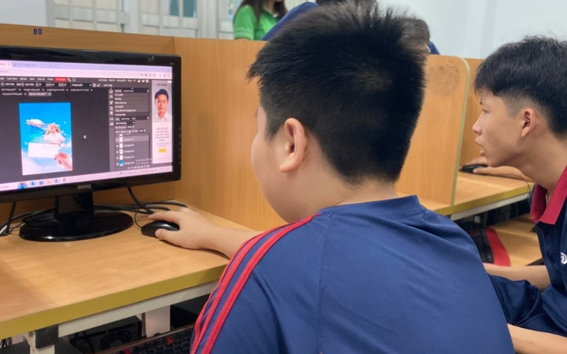 Cấp độ 3 giúp học viên phát triển web, xử lý tệp và làm quen với các kỹ thuật lập trình nâng cao.